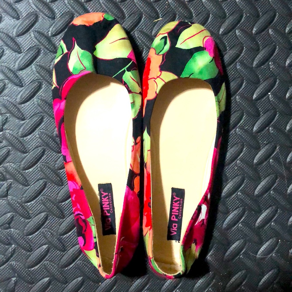 Floral flats